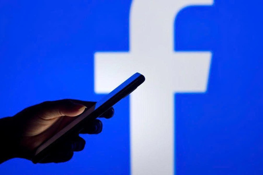 Báo cáo tài khoản Facebook trên điện thoại